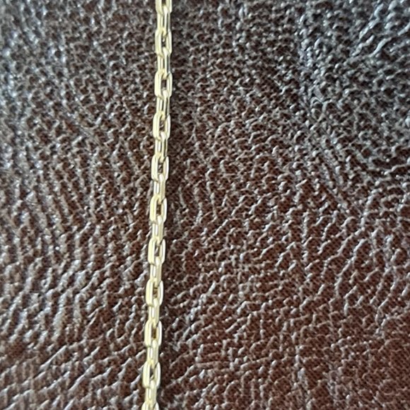 Fine chain link necklace - Picture 3 of 13